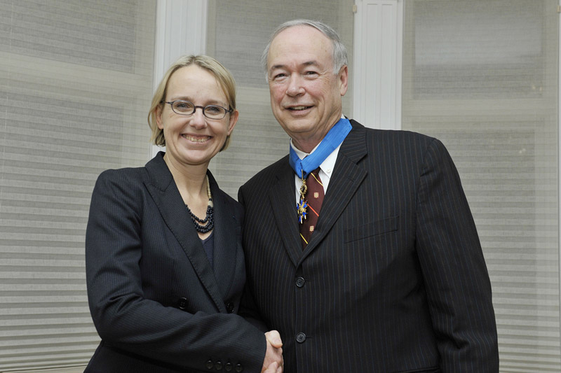 Le recteur de l’Université Laval est nommé Commandeur de l’Ordre national du Mérite