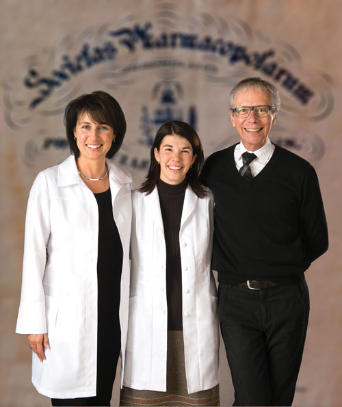 Yves Boissinot, Andrée Thiffault et Dominique Boivin, pharmaciens affiliés à Familiprix