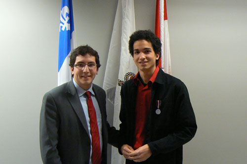Un jeune médecin originaire de Québec reçoit la médaille du jubilé