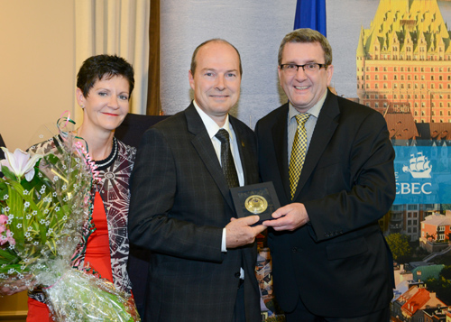 Michel Dallaire reçoit la médaille de la ville de Québec
