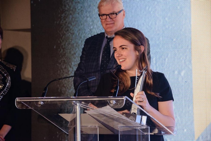 Jennifer Hamel reçoit le prix «~Jeune repreneur du Québec~»  de la Jeune Chambre de commerce de Montréal