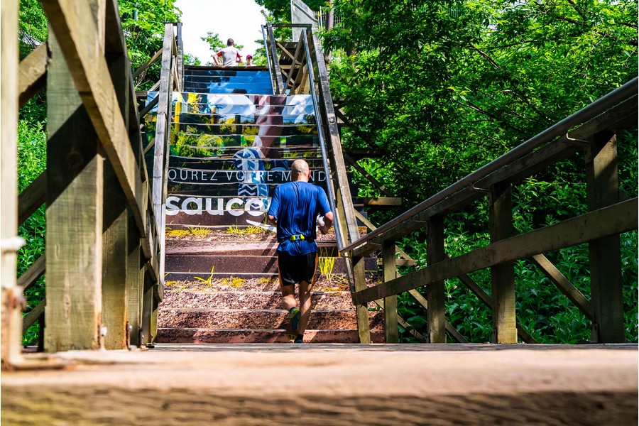Défi escaliers: Un parcours qui a attiré des amateurs de course d’ici et d’ailleurs