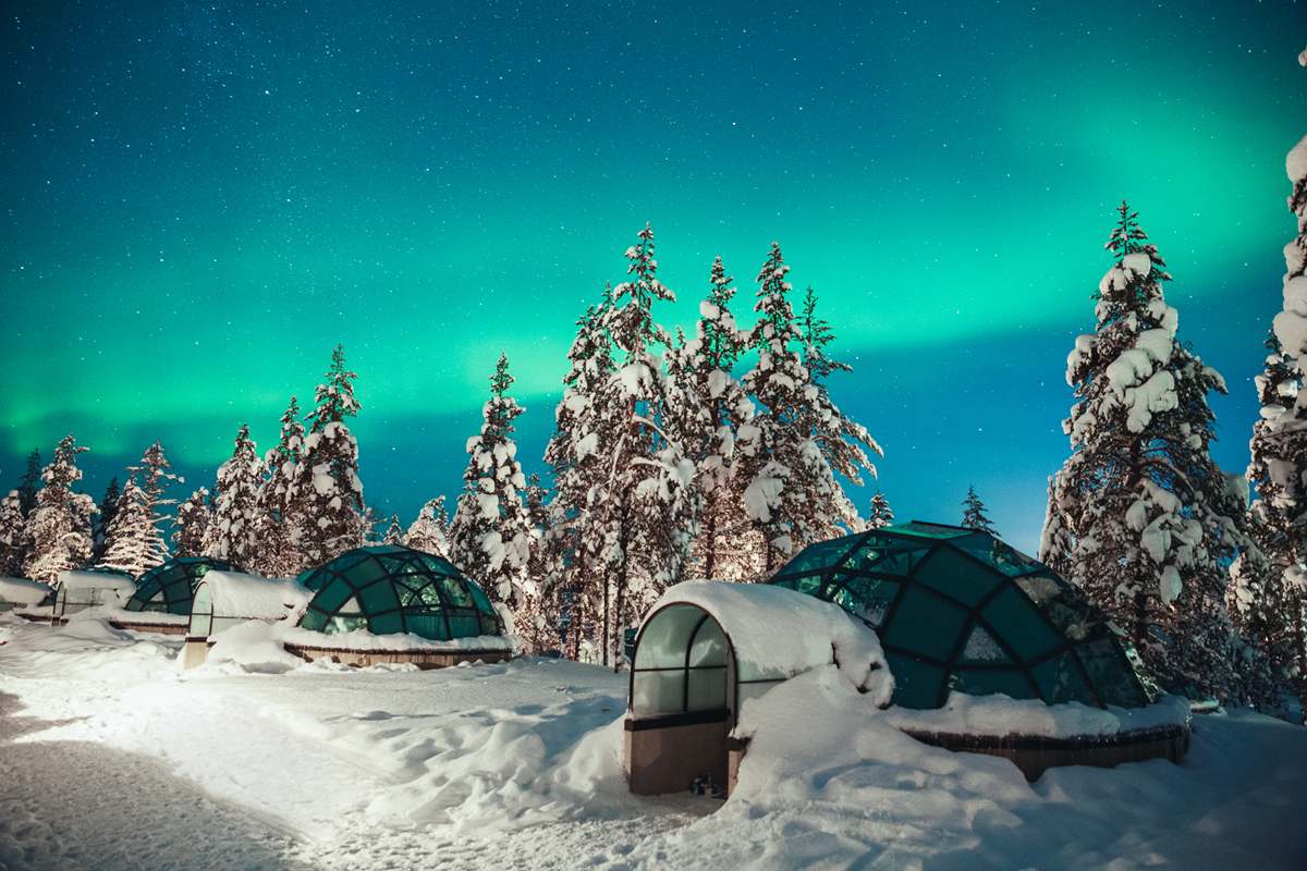 Nuit insolite dans un igloo de verre en Finlande
