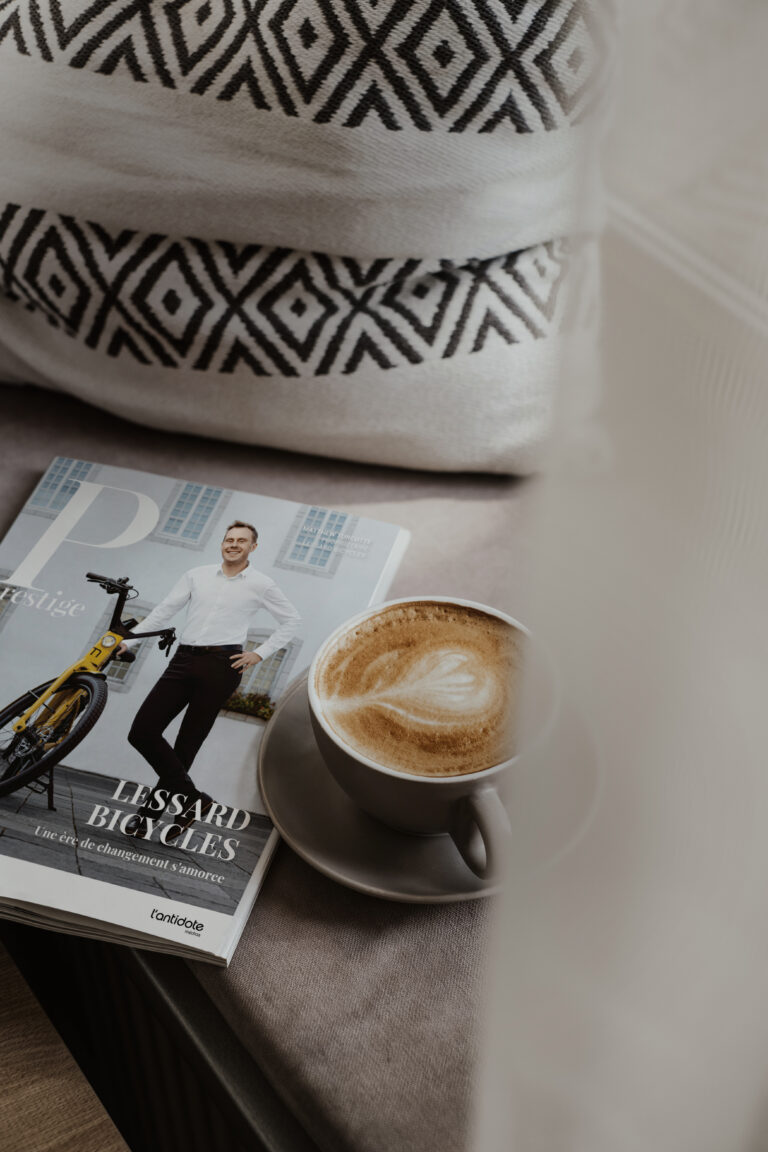 PrestigeOctobre2025_Mockup cover cafe