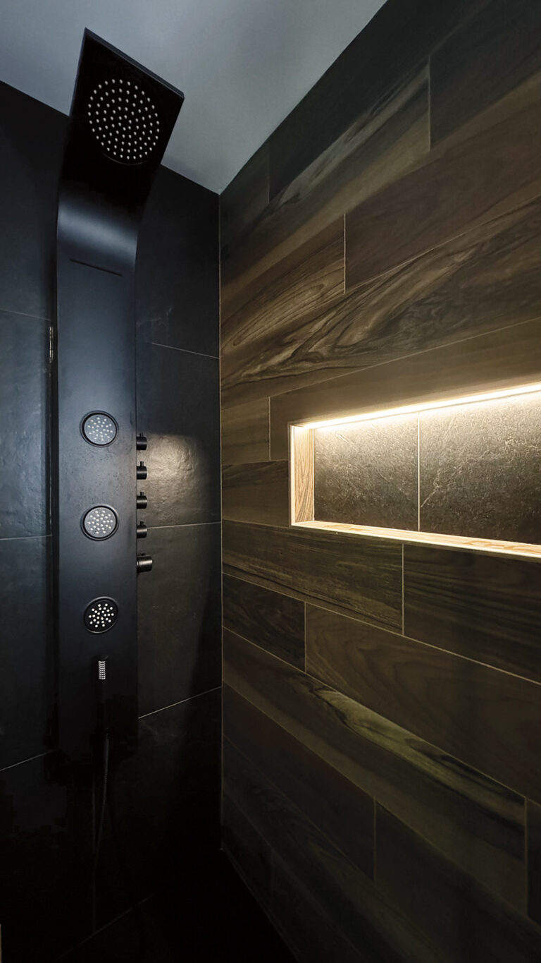 Un havre contemporain : la métamorphose d’une salle de bain