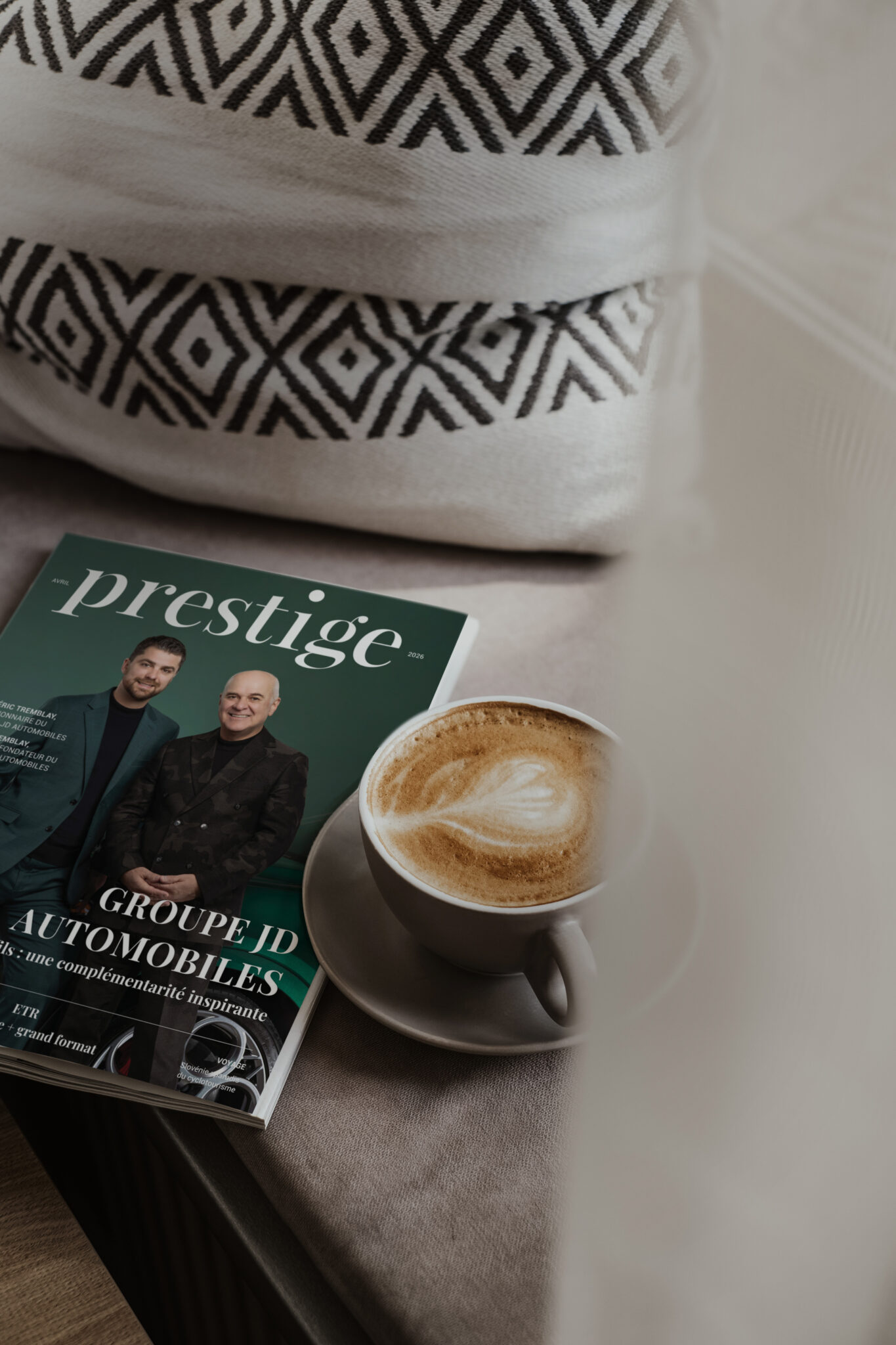 PrestigeAvril2026_Mockup cover cafe