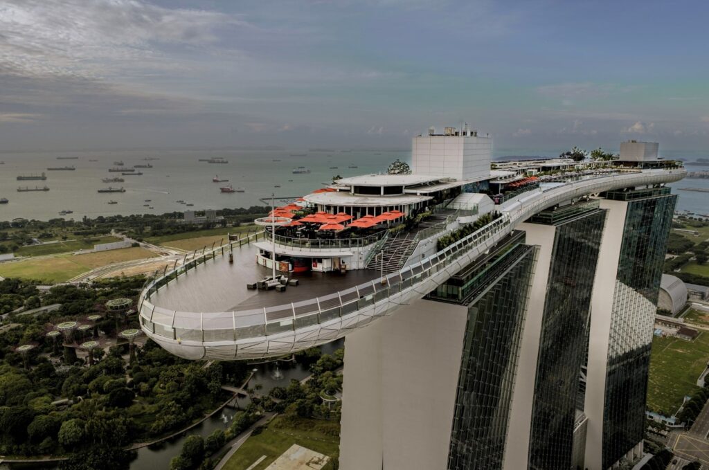 Marina Bay Sands : nager au sommet de Singapour